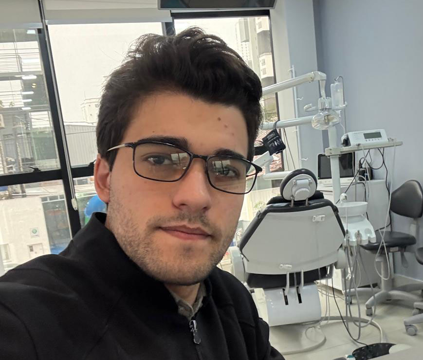 Dr Bruno Squarcio Surgeon Implantodontist